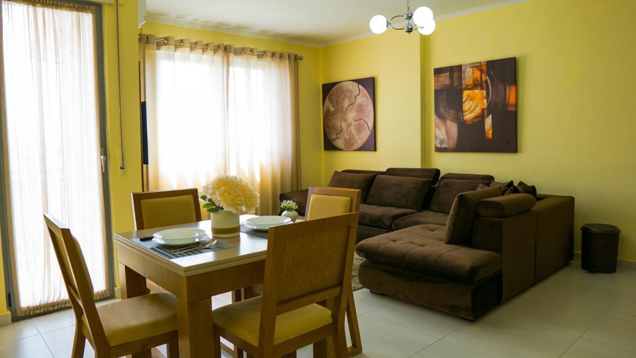 Eka Luxury Apartments Дуррес Екстер'єр фото